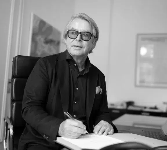 Prof. Dr. Peter Fissenewert ist Rechtsanwalt mit den Schwerpunkten Gesellschaftsrecht, Restrukturierung, Sanierung und Insolvenz sowie Compliance-Beratung und Managerhaftung.