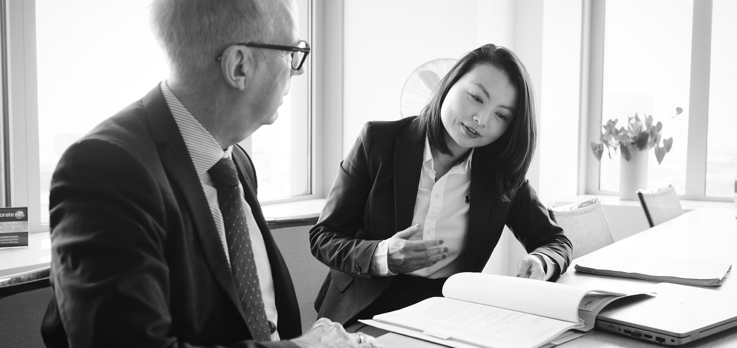 Dr. Yuanyuan Yin works as a Legal Consultant at BUSE's office in Essen
