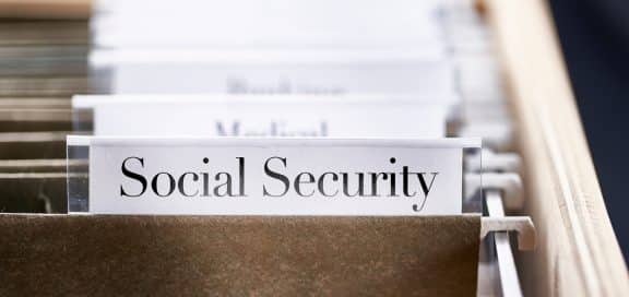 Managing Partner or Director: Social insurance, yes or no?