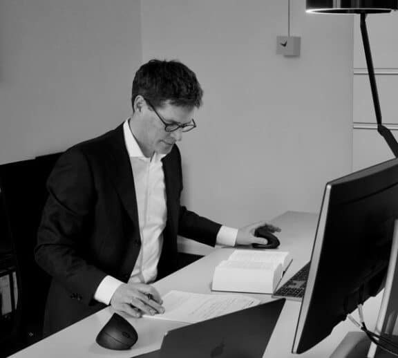 Dominik von Wissel ist Rechtsanwalt und geschäftsführender Partner bei BUSE an den Standorten Hamburg und München.