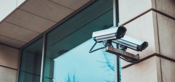 Federal Labor Court: Open video surveillance, data protection, and use of evidence?