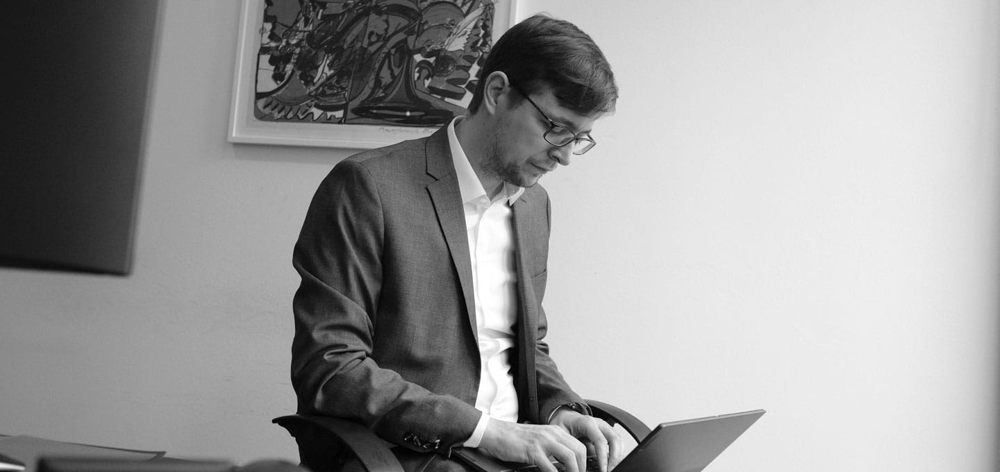 Jan Sattler ist Steuerberater bei BUSE am Standort Hamburg.