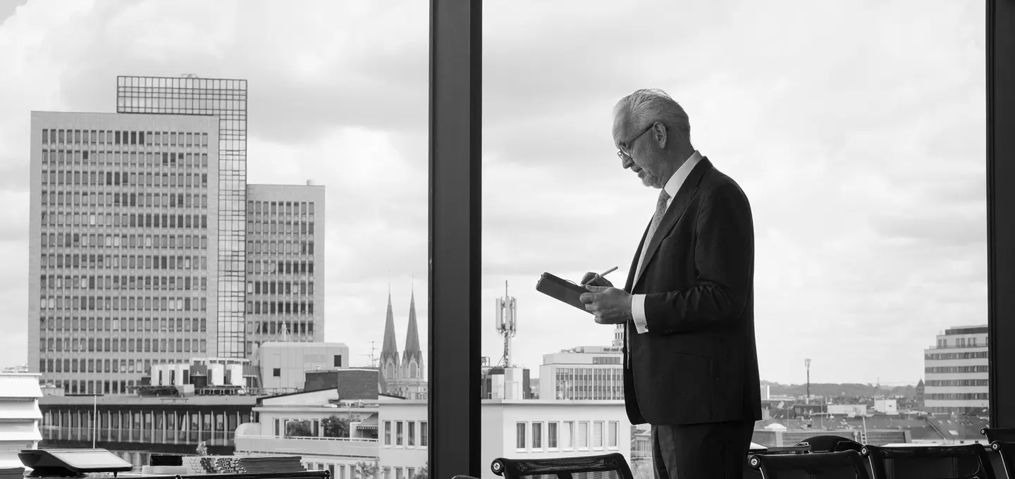 Dietmar Heise berät mittelständische sowie große Unternehmen und Konzerne in arbeitsrechtlichen Fragen ebenso wie Organe und Führungskräfte bei der Begründung, Gestaltung und Beendigung der Anstellung.