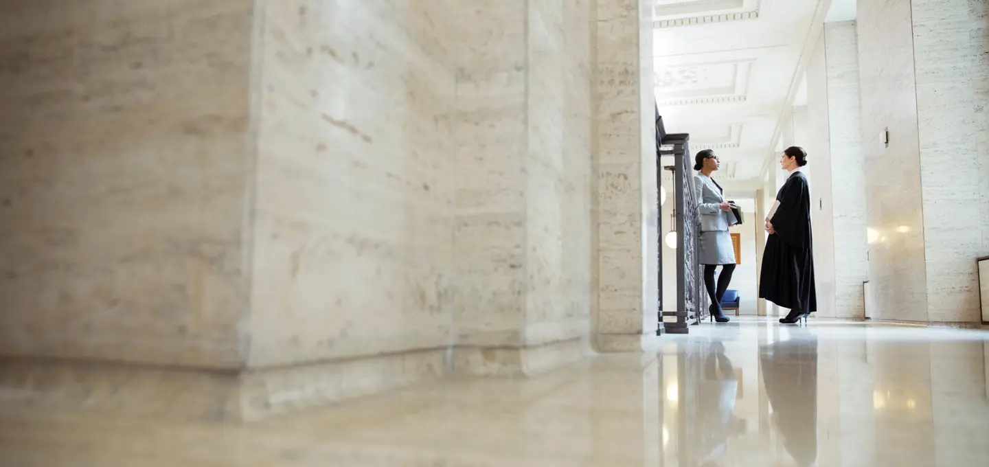 Lawyer for the works council – always paid by the employer?