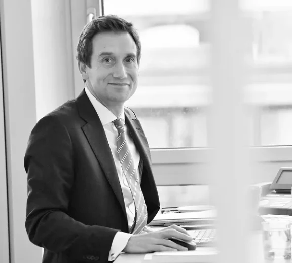 Philipp Knoke ist Partner in unserem Hamburger Büro. Er ist Rechtsanwalt, Steuerberater und Fachberater für Internationales Steuerrecht.