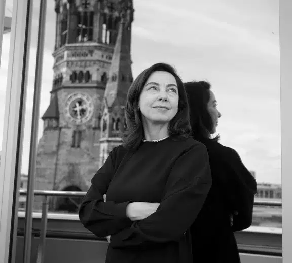 Dr. Hayriye Yerlikaya-Manzel ist Partnerin, Rechtsanwältin und Fachanwältin für Familienrecht in Berlin.